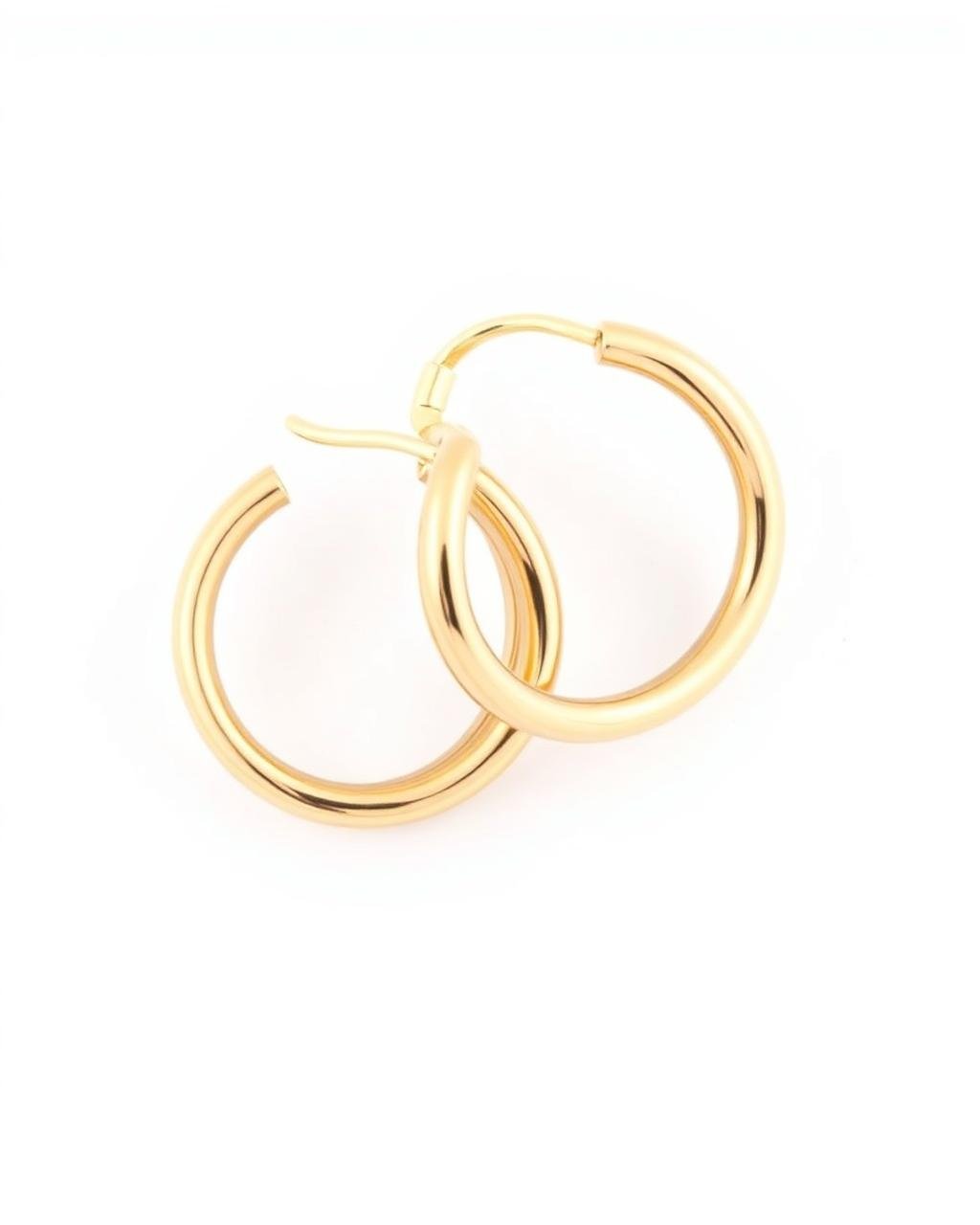 Huggie 1 — RMD Jewelry